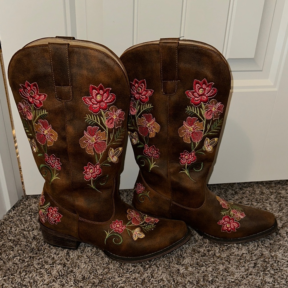 Roper Embroidered Floral Womens Cowboy Boots